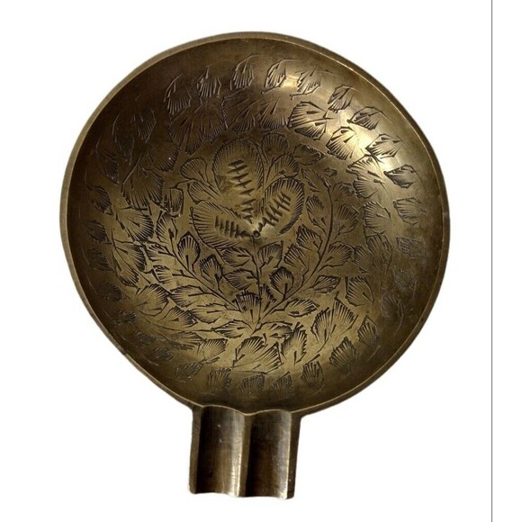 Vintage Boho Brass Engraved Floral Ashtray Trinket Dish Stamped Made in India - Picture 2 of 4